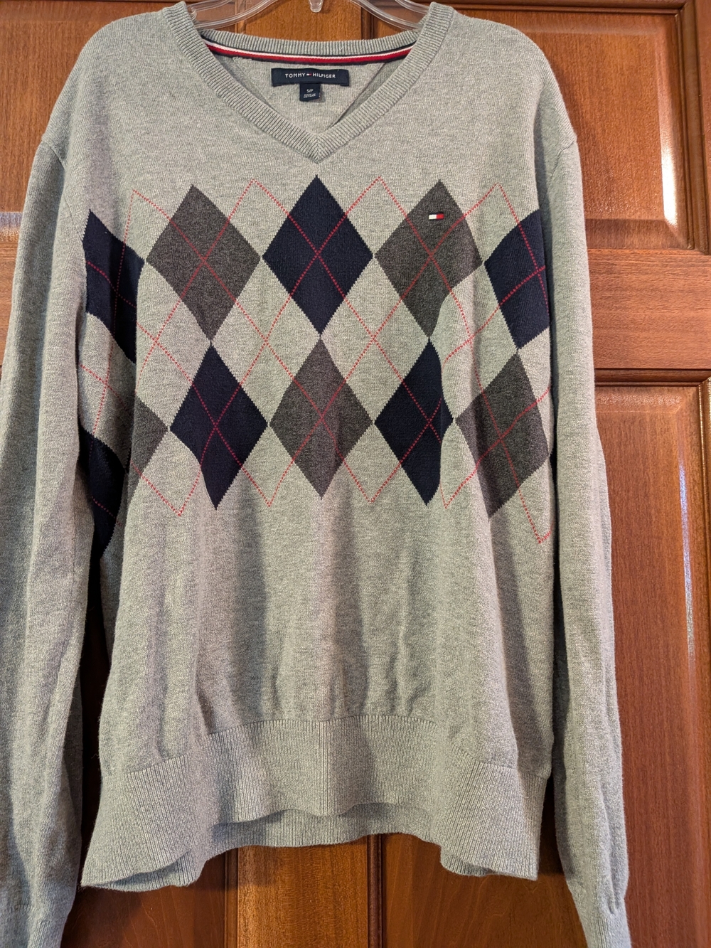 Tommy Hilfiger Gray Argyle V-Neck Sweater - Size Small Petite - EUC
